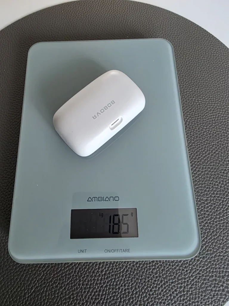 BoboVR B100 Akku allein auf der Küchenwaage, Anzeige 185 g