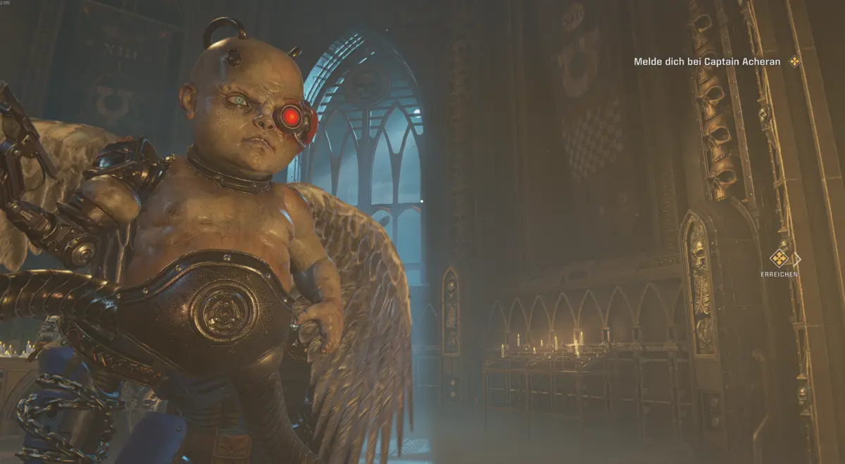 Space Marine 2 Screenshot: Cherub-Servitor mit rotem Auge auf dem Schlachtkreuzer