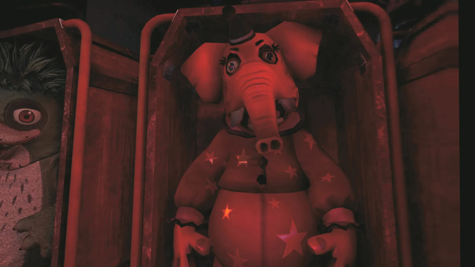 Secret of the Mimic in VR: der Elefanten-Animatronic im Spind, rot beleuchtet